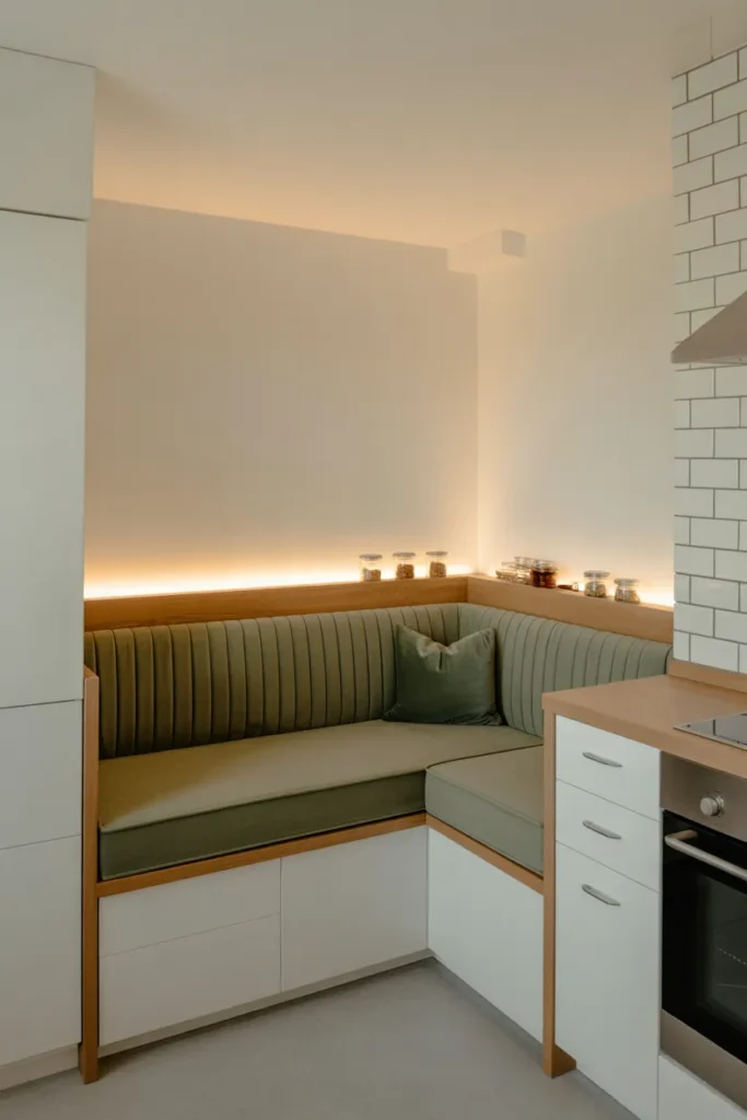 a G‑shaped kitchen